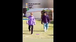 jungkook sedang momong jimin yang nggak mau pakai sandal #jungkook #jimin #bts