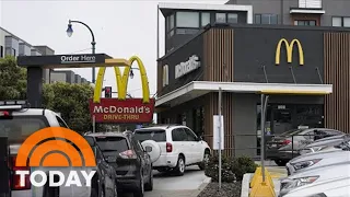 Newsom Signs Bill To Boost Wages For California Fast Food Workers