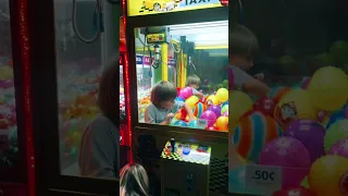 Kid climbs inside claw machine. #viral #shorts #shortvideo #funny #viralvideo #viralshorts