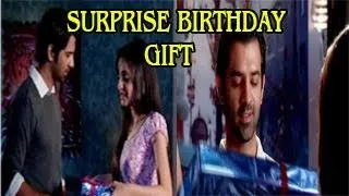 Khushi's SURPRISE GIFT for Arnav in Iss Pyar Ko Kya Naam Doon 17th October 2012