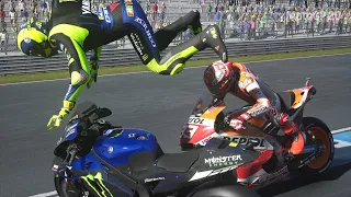 GILA !!! MARQUEZ TABRAK SEMUA PEMBALAP.... TERMASUK VALENTINO ROSSI