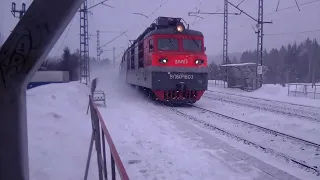 Электровоз ВЛ80Р-1803 с грузовым поездом проезжает о.п.Щеб.завод.