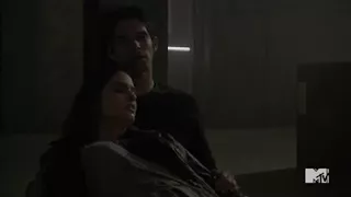 Lydia saves Scott and Malia with her superpowers | Teen Wolf 6x16