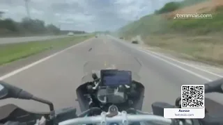Câmera registra acidente entre motos em Salto