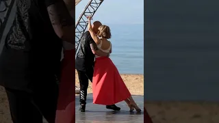 Street Tango Improvisation. Павел Собирай и Ксения Смильгевич. #tangonuevo #dance #neotango #tango