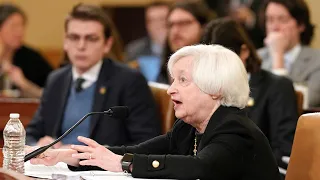 Yellen testifies to Senate on banking crisis and budget