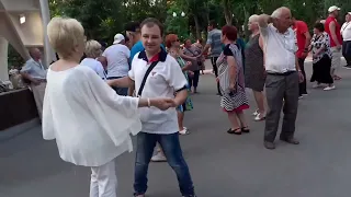 ЛУЧШАЯ ПОДРУГА! 2021 ТАНЦЫ ХАРЬКОВ #dance #retrodancing