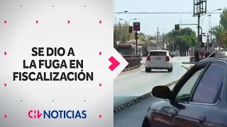 Auto se dio a la fuga durante fiscalización por búsqueda de los asesinos del cabo Palma en Conchalí