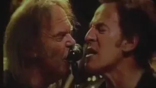 Bruce Springsteen w/ Neil Young Keep On Rockin' In The Free World (Live VFC 2004 10 05)