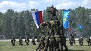 31 отдельная гвардейская десантно-штурмовая бригада громко и эффектно отметила День ВДВ