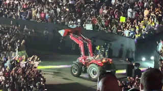 BROCK ENTERS SUMMERSLAM ON A TRACTOR CROWD REACTION VLOG