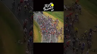 Massive Crash on Stage 14 #tdf2023