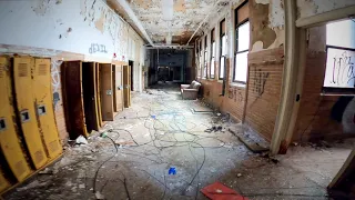 Exploring a Abandoned Jr Highschool