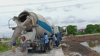 Truck Mixer  Nissan Diesel  #mixertruck #roadconstructionwork @SibueaBrothers