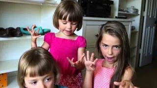 3 Schwestern aus den USA sprechen Deutsch - 3 sisters speaking German - BILINGUAL CHILDREN