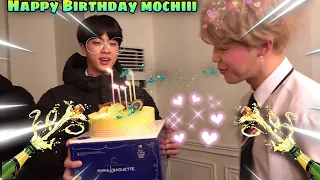 Jimin's Birthday party 🎉🥳🎂🎁//funny Hindi Dubbed 🤣//#jimin #jimin🎂#bts #shorts #jikook #teakook #jin