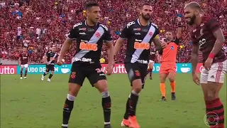 Gabigol sorrio e se deu mal