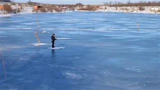 Жители Урая, рискуя жизнью, выходят на тонкий лёд