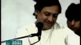 HUM KO KIS KAY GHAM NEY MARA - GHULAM ALI.flv