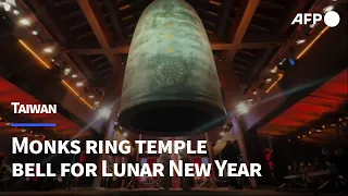 Taiwan: Monks ring temple bell for Lunar New Year of the Dragon | AFP