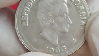 Vale $200.mil pesos, esta Moneda de veinte centavos de Colombia.