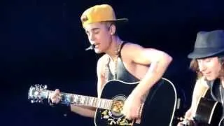 Justin Bieber performing Fall at Jingle Ball Washington 11.12.12