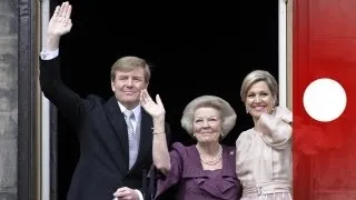 Queen Beatrix abdicates in favour of her son
