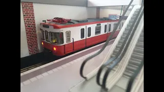 Mailänder U-Bahn Modell / Modello Metropolitana di Milano