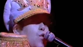 Elton John - The Bitch is Back (Live at Hammersmith Odeon in 1982)