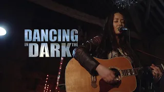 Dancing in the dark (Acoustic cover) | The Distance