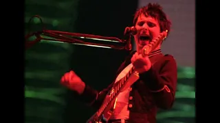 Muse - Showbiz (Live @ Reading Festival, Little John's Farm; Reading, England, 26.08.2006)