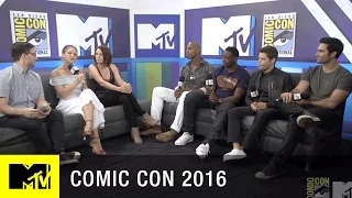 Supergirl Cast Presents “The Man Band” | Comic Con 2016 | MTV