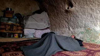 Living in a Cave like 2000-Year-Ago | Village Life Afghanistan