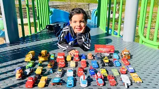 Looking for Lightning McQueen | Disney Pixar Cars | Tow Mater | Disney Pixar Cars Movie and Toys