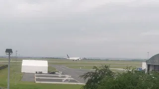 lot polish airlines 787 landing in PRG airport @lotairlines