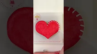 Quick And Easy Felt Heart Valentine's Cookies! #shorts #cookiedecorating #decoratedcookies