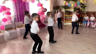 Танець крутих хлопців