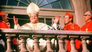 Cenas Papais #62 - filme: "The Pope must die" (1991)