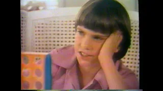 1983 Milton Bradley Connect Four Verticle Checkers "Pretty sneaky sis" TV Commercial