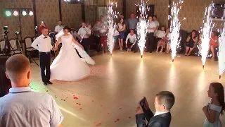 Ukrainian wedding - Тарас та Оксана - танець наречених