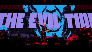 Roger Waters - Pigs (Three Different Ones)  (Us+Them Live 2017 Tour)