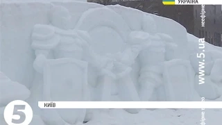 Рекорд України: найбільша снігова скульптура в Києві