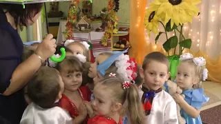 Гра на осінньому святі 2019 в молодшій групі. Муз.  кер.  Тушева І.  В.