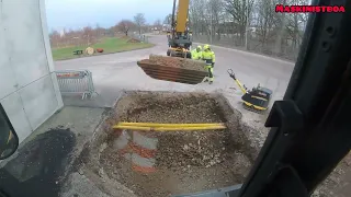 Komatsu PW148-11 with Engcon. More backfilling 🤷‍♂️