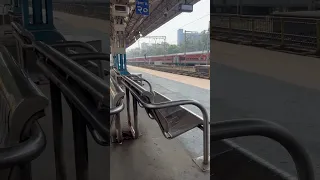 Bandra Terminus Veraval Saurashtra Janta Express Arriving At Borivali Railway StationWestern Railway