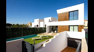 Modern Villa 900 meters from the beach with basement in El Campello