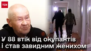 ❗ Дідусь, який під обстрілами пішки вийшов з окупації, призвів до фурору серед бабусь в прихистку!