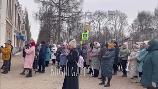 На фасаде здания Бугульминского драмтеатра установили мемориальную доску Алексею Баталову