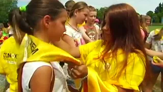 Гумштаб Ахметова дарит детям Донбасса мирное лето