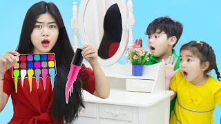 Suri and Sammy Pretend Play with Slime Make Up Toys